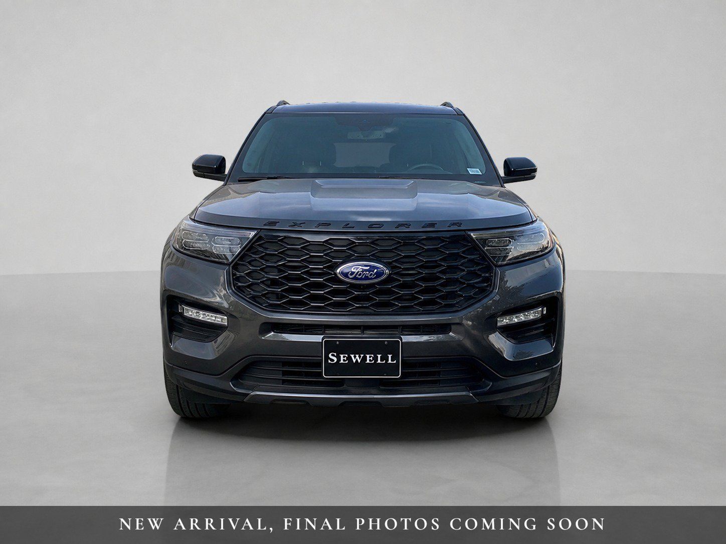 Used 2022 Ford Explorer XLT w/ Equipment Group 202A AWD/4WD image 3