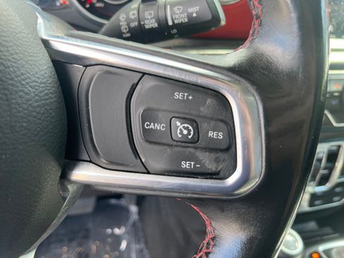 Used 2018 Jeep Wrangler Unlimited Rubicon AWD/4WD image 15