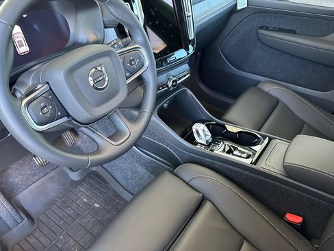Used 2026 Volvo XC40 B5 Plus w/ Protection Package Premier AWD/4WD image 9