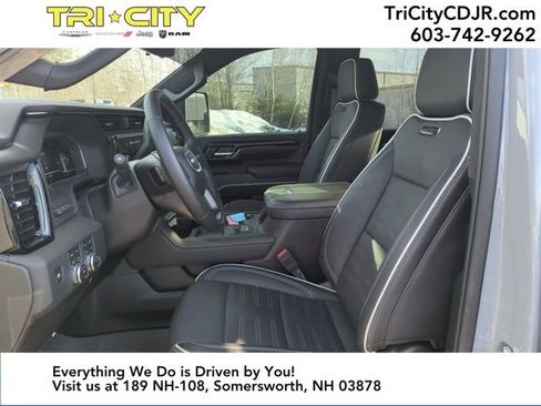 Used 2025 GMC Sierra 2500 AT4X image 14