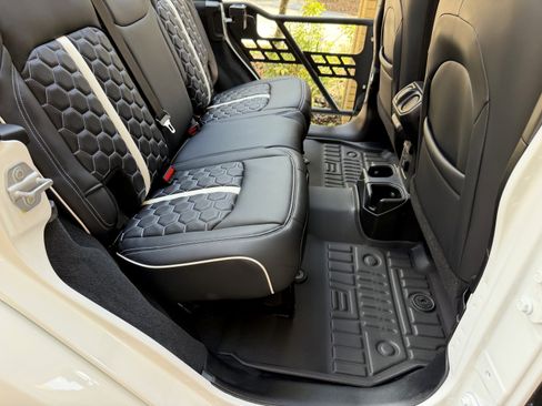 Used 2026 Jeep Wrangler Unlimited Sahara AWD/4WD image 23