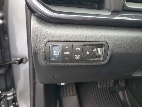 New 2026 GMC Terrain AT4 w/ LPO, Black Badging Package AWD/4WD image 19