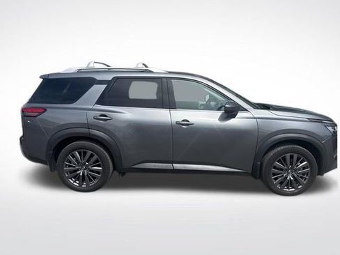 Used 2022 Nissan Pathfinder SL w/ SL Premium Package image 8