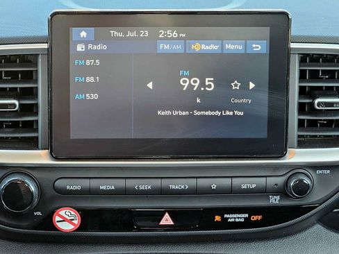 Used 2025 Hyundai Venue SEL FWD image 26