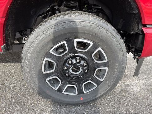 New 2026 Ford F250 Platinum w/ FX4 Off-Road Package AWD/4WD image 13