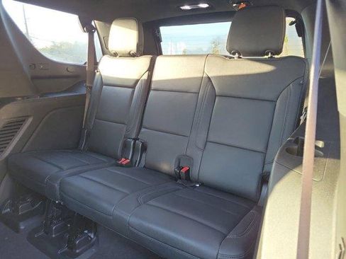 Used 2022 Chevrolet Tahoe Z71 w/ Off-Road Capability Package image 12