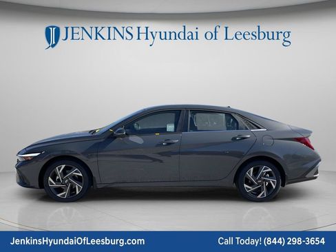 New 2026 Hyundai Elantra Limited FWD image 9