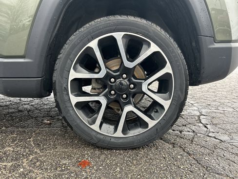 Used 2019 Jeep Compass Limited AWD/4WD image 23