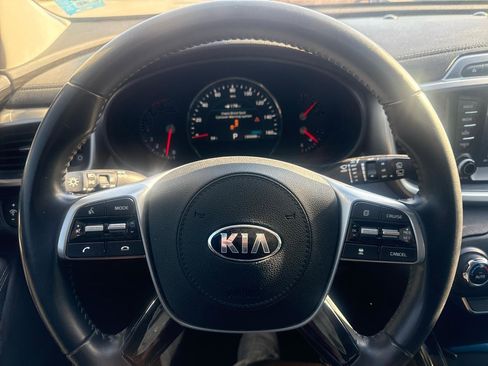 Used 2019 Kia Sorento EX image 11