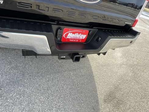 Used 2017 Ford F250 Lariat w/ Chrome Package image 33