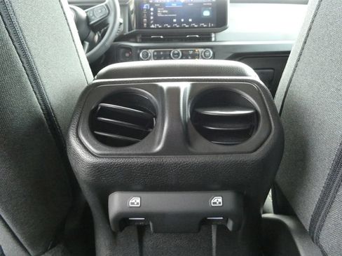 Used 2025 Jeep Wrangler Unlimited Sport AWD/4WD image 19