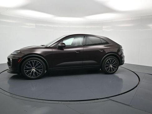 Used 2025 Porsche Macan 4 Electric image 2