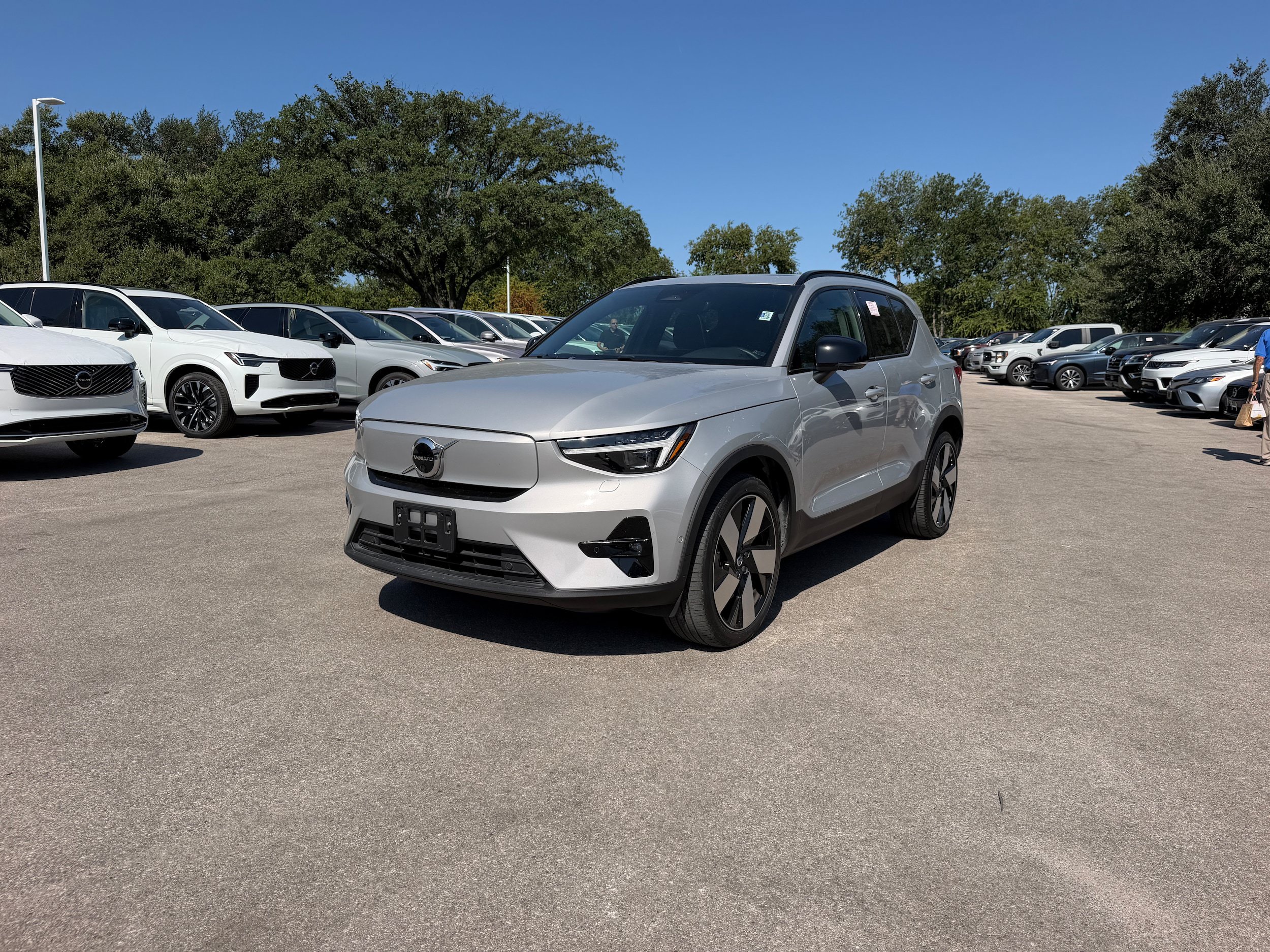Certified 2023 Volvo XC40 Recharge Ultimate w/ Protection Package Premier AWD/4WD image 2