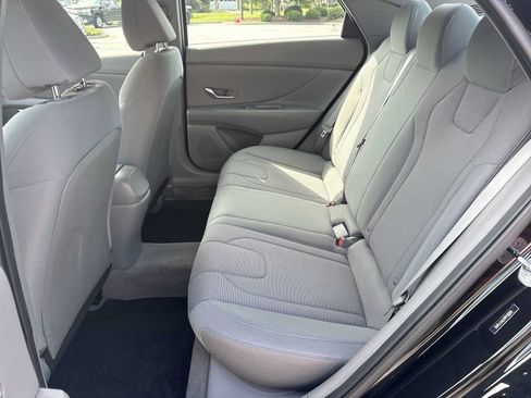 Used 2023 Hyundai Elantra SE FWD image 21