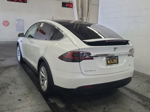 Used 2018 Tesla Model X 75D AWD/4WD image 6