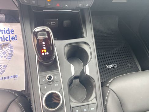 Used 2025 Cadillac XT4 Premium Luxury image 23