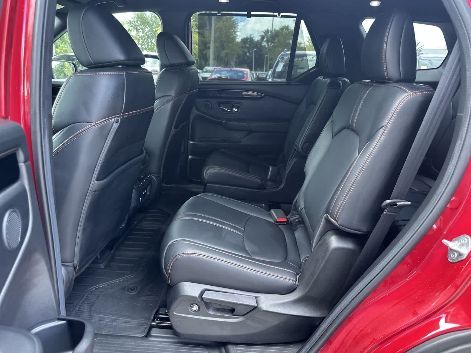 Used 2023 Honda Pilot TrailSport image 15