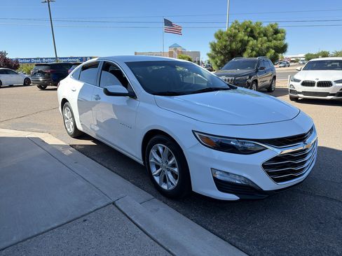 Used 2021 Chevrolet Malibu LT FWD image 4