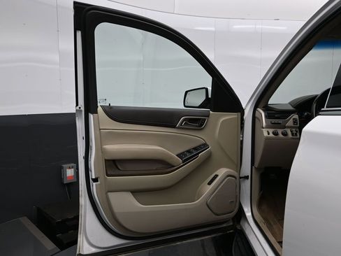 Used 2018 GMC Yukon Denali image 8