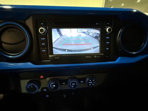 Used 2019 Toyota Tacoma SR5 image 32