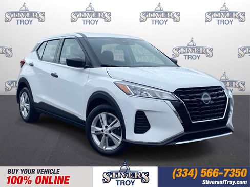 Used 2024 Nissan Kicks S image 1