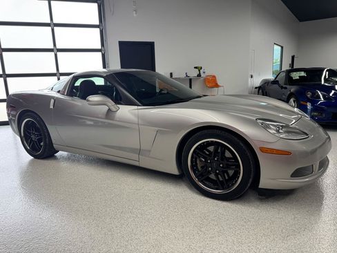 Used 2006 Chevrolet Corvette Coupe w/ Preferred Equipment Group RWD image 6