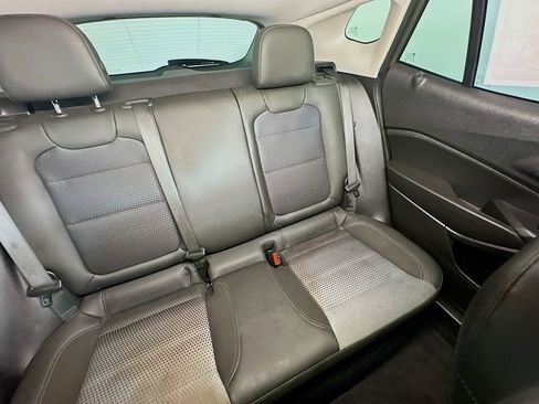 Used 2024 Chevrolet Trax LT w/ LT Convenience Package image 14