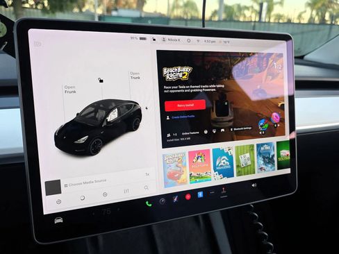 Used 2022 Tesla Model Y Performance image 8
