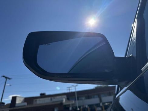 Used 2018 Chevrolet Malibu Premier w/ Premier Sun and Wheel Package FWD image 43