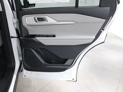 New 2026 Ford Explorer Active w/ Active Comfort Package image 36
