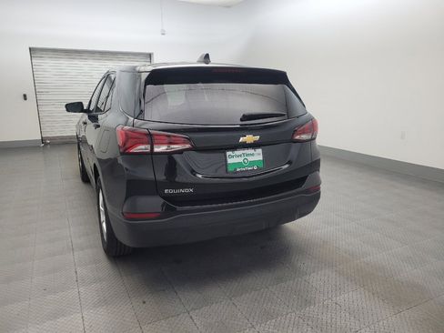 Used 2023 Chevrolet Equinox LS w/ LS Convenience Package FWD image 6