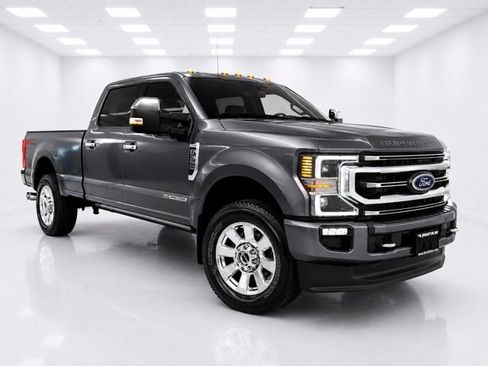 Used 2022 Ford F350 Platinum w/ FX4 Off-Road Package AWD/4WD image 3