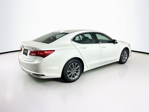 Used 2018 Acura TLX FWD image 9