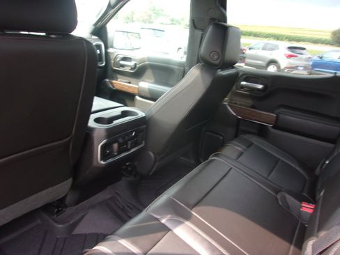 Used 2019 Chevrolet Silverado 1500 High Country w/ Technology Package AWD/4WD image 19