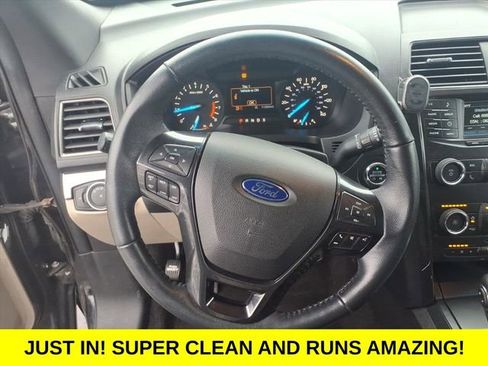 Used 2019 Ford Explorer XLT image 17