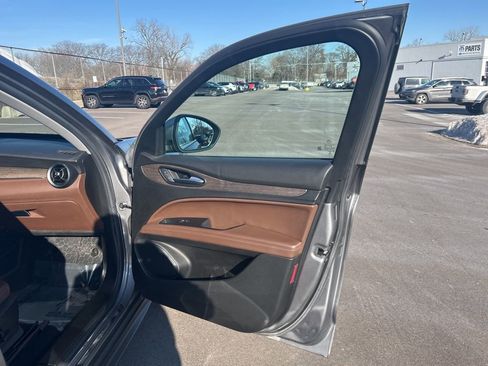 Used 2018 Alfa Romeo Stelvio Ti image 18
