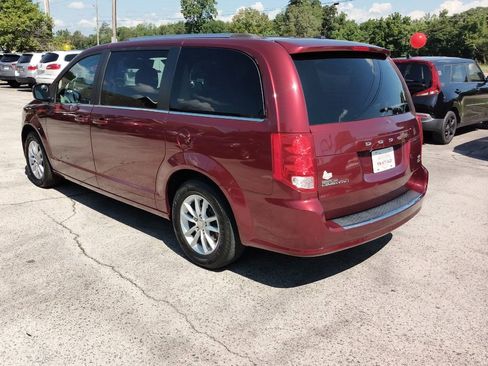 Used 2019 Dodge Grand Caravan SXT image 3