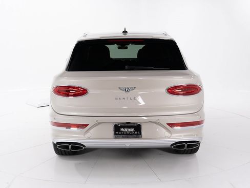 Certified 2025 Bentley Bentayga Extended Wheelbase image 4