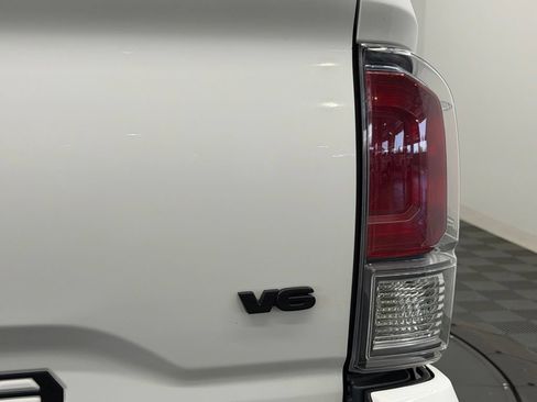 Used 2021 Toyota Tacoma TRD Sport w/ Technology Package AWD/4WD image 14