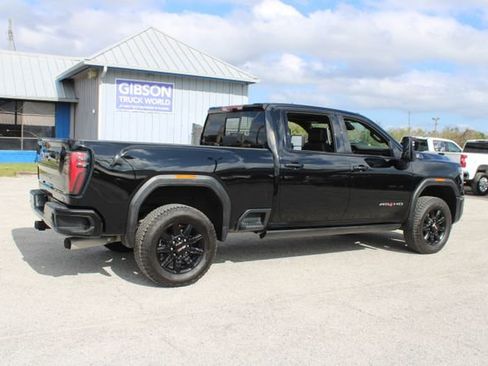 Used 2025 GMC Sierra 2500 AT4 image 13