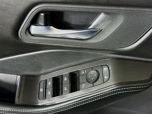 Certified 2024 Nissan Rogue SV image 23