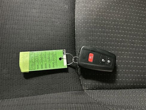 Used 2018 Toyota C-HR XLE image 14