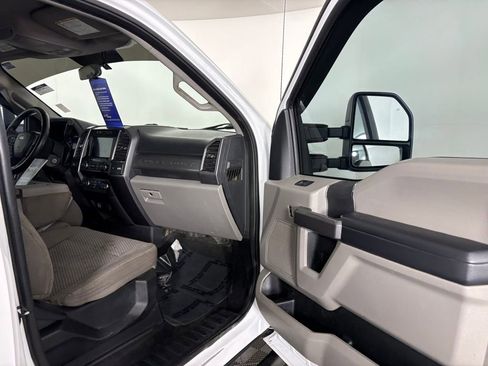 Certified 2019 Ford F250 XLT w/ Snow Plow Prep Package image 33