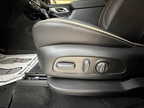 Used 2023 Chevrolet Traverse Premier w/ LPO, Floor Liner Package AWD/4WD image 30