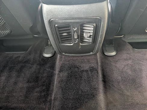 Used 2018 Jeep Grand Cherokee Laredo AWD/4WD image 18
