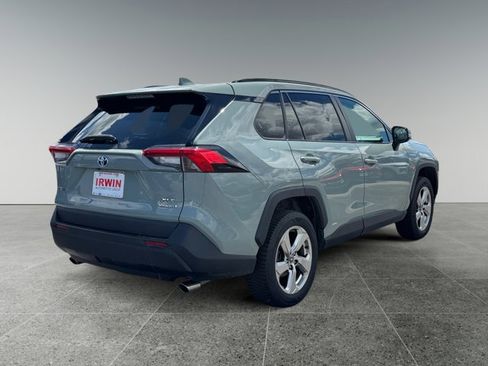 Used 2021 Toyota RAV4 XLE Premium AWD/4WD image 5