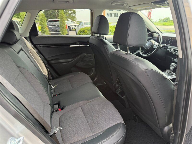 Used 2024 Kia Seltos S AWD/4WD image 13