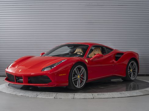 Used 2018 Ferrari 488 GTB RWD image 1