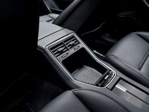 Used 2019 Porsche Panamera GTS w/ Assistance Package image 43