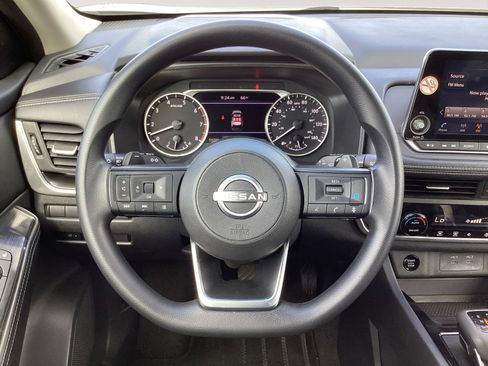 Used 2024 Nissan Rogue SV image 18